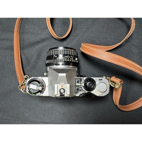 Pentax ME Super Film Camera with PENTAX-M 1.2 / 50mm Lens, Strap, AF 200T Flash - Picture 5 of 7